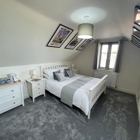 The Top Floor Stretham Экстерьер фото